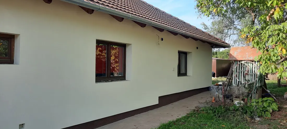 Frissen festett családi ház