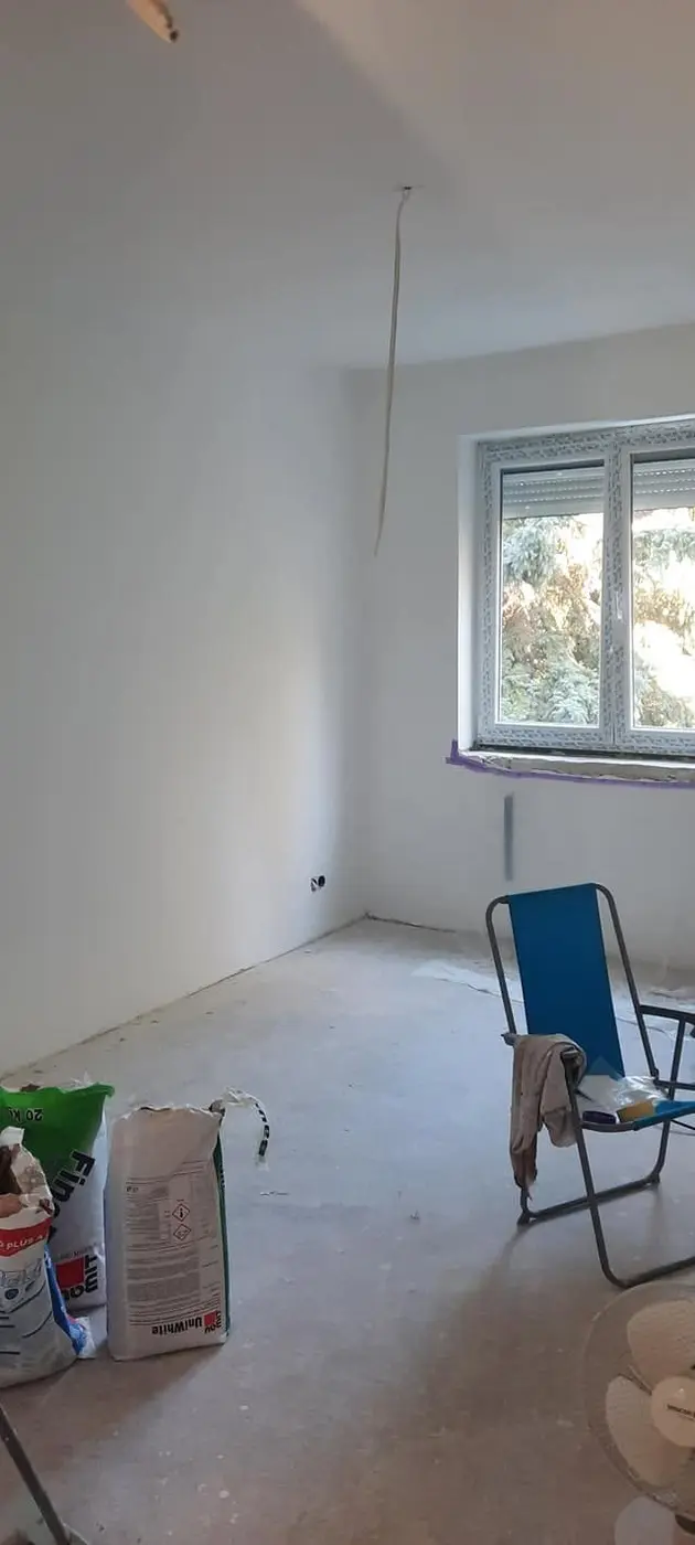 Kész, fehérre festett szoba